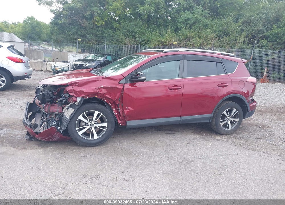 2018 TOYOTA RAV4 XLE VIN: 2T3RFREV7JW792899