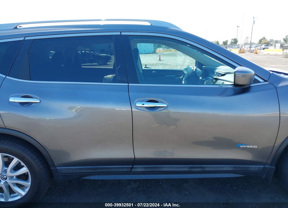 2017 NISSAN ROGUE HYBRID VIN: 5N1ET2MT6HC814575
