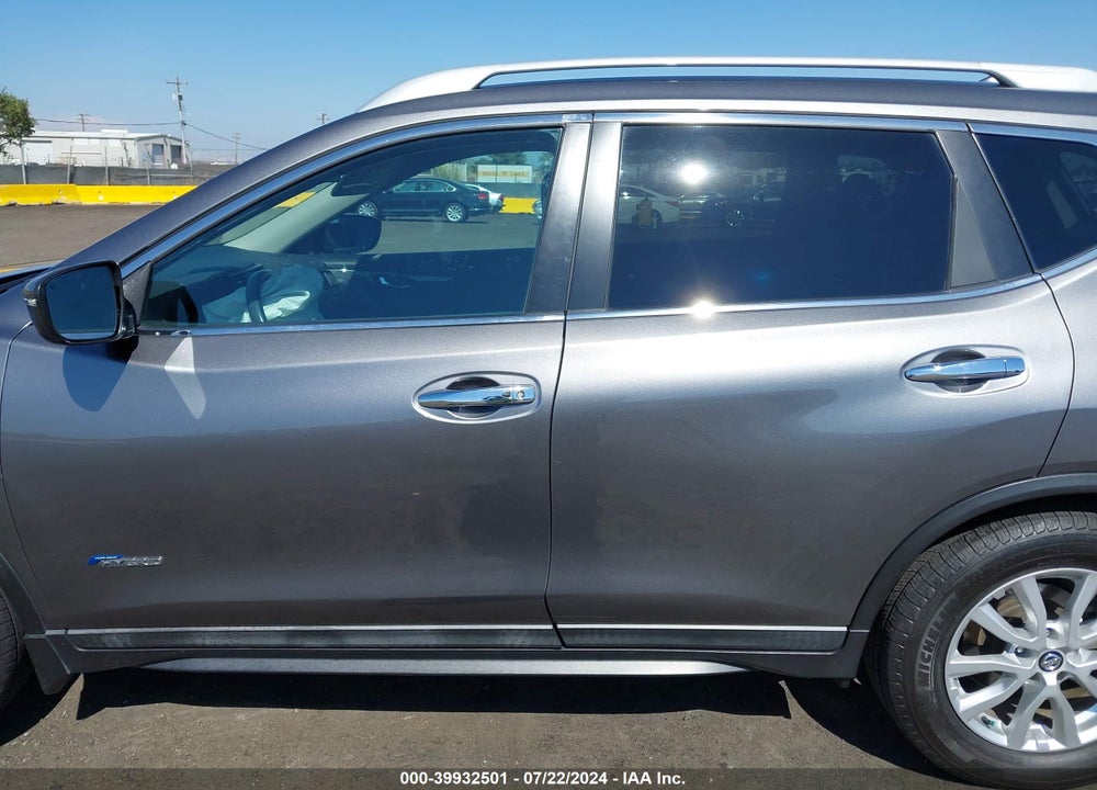 2017 NISSAN ROGUE HYBRID VIN: 5N1ET2MT6HC814575