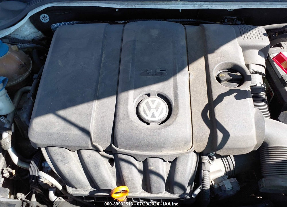 2011 VOLKSWAGEN JETTA 2.5L SE VIN: 3VWDZ7AJ9BM025595