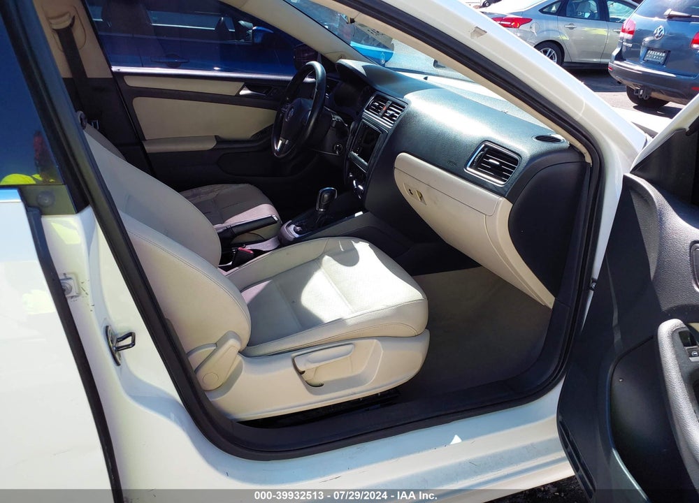 2011 VOLKSWAGEN JETTA 2.5L SE VIN: 3VWDZ7AJ9BM025595