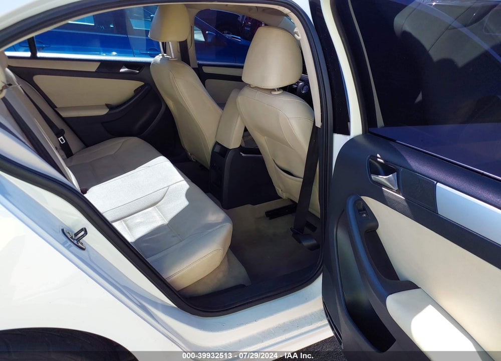 2011 VOLKSWAGEN JETTA 2.5L SE VIN: 3VWDZ7AJ9BM025595