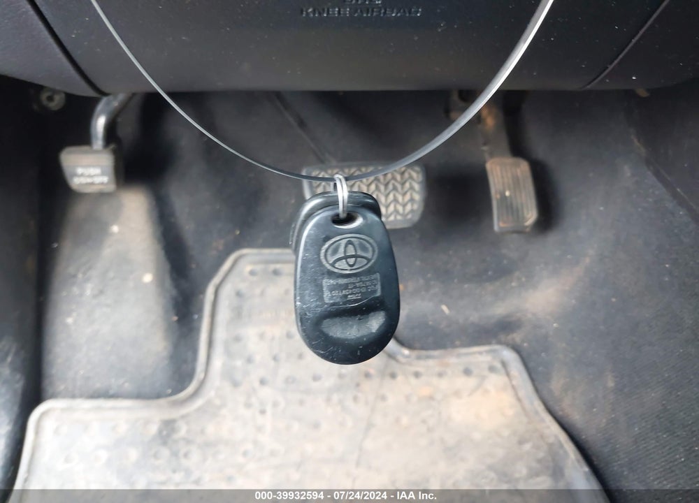 2016 TOYOTA TUNDRA SR5 5.7L V8 VIN: 5TFDW5F14GX530065