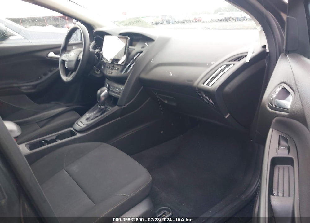 2017 FORD FOCUS SE VIN: 1FADP3K26HL208056