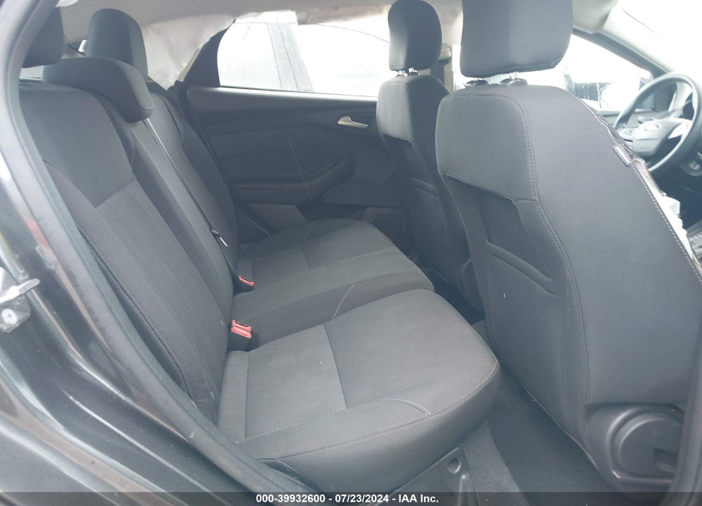 2017 FORD FOCUS SE VIN: 1FADP3K26HL208056