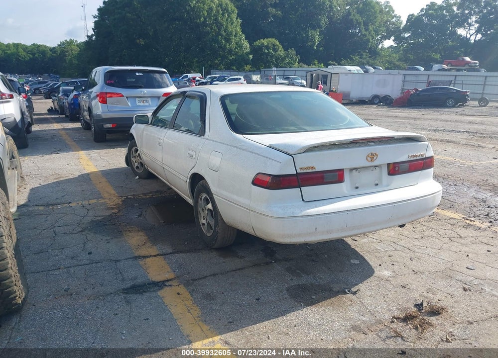 1999 TOYOTA CAMRY LE VIN: JT2BG22K7X0297947
