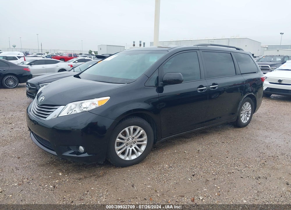 2016 TOYOTA SIENNA XLE 8 PASSENGER VIN: 5TDYK3DC5GS696834