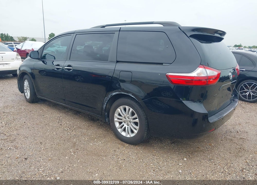 2016 TOYOTA SIENNA XLE 8 PASSENGER VIN: 5TDYK3DC5GS696834