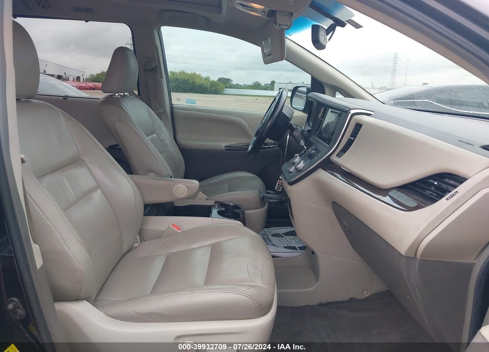 2016 TOYOTA SIENNA XLE 8 PASSENGER VIN: 5TDYK3DC5GS696834