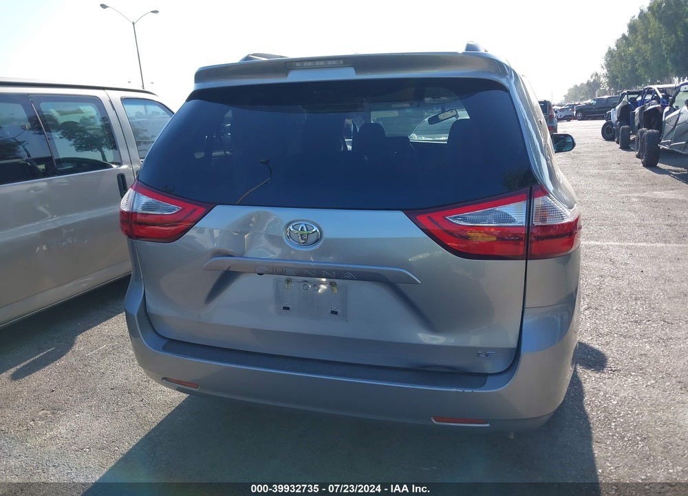 2017 TOYOTA SIENNA LE 8 PASSENGER VIN: 5TDKZ3DC7HS884841