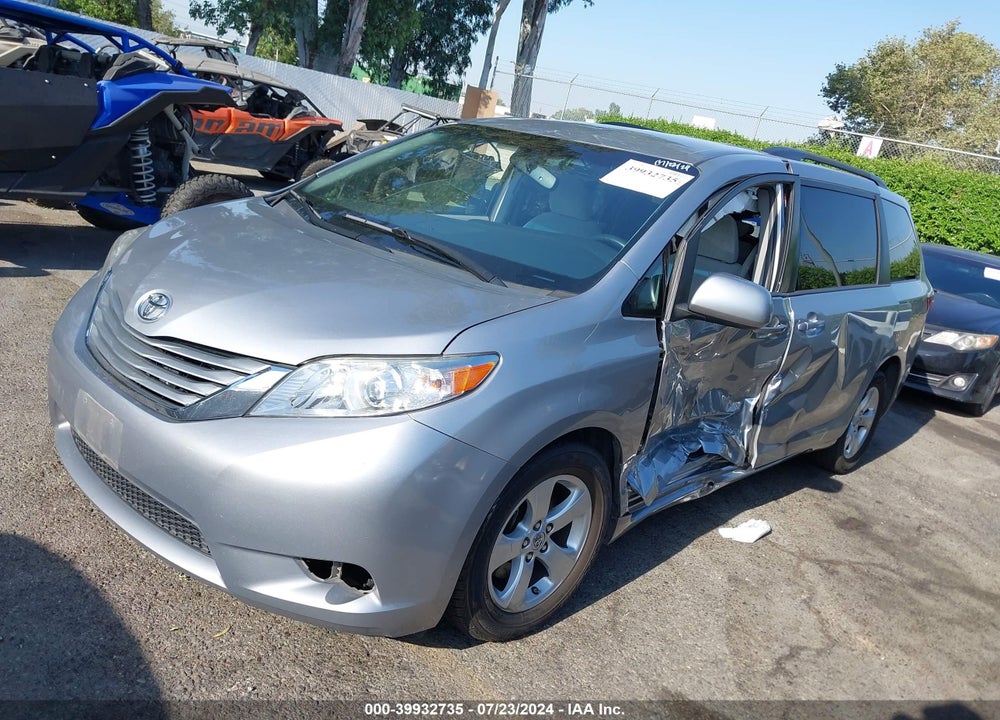 2017 TOYOTA SIENNA LE 8 PASSENGER VIN: 5TDKZ3DC7HS884841