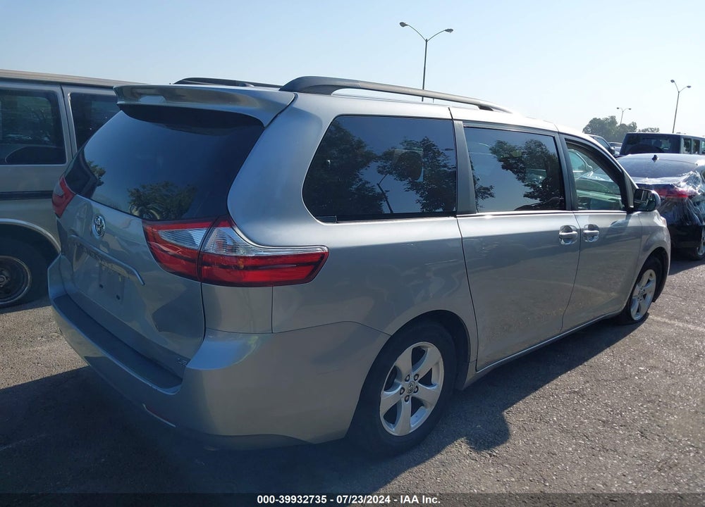 2017 TOYOTA SIENNA LE 8 PASSENGER VIN: 5TDKZ3DC7HS884841