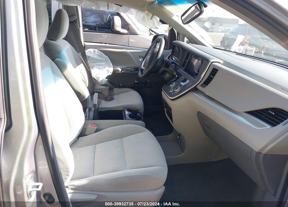 2017 TOYOTA SIENNA LE 8 PASSENGER VIN: 5TDKZ3DC7HS884841
