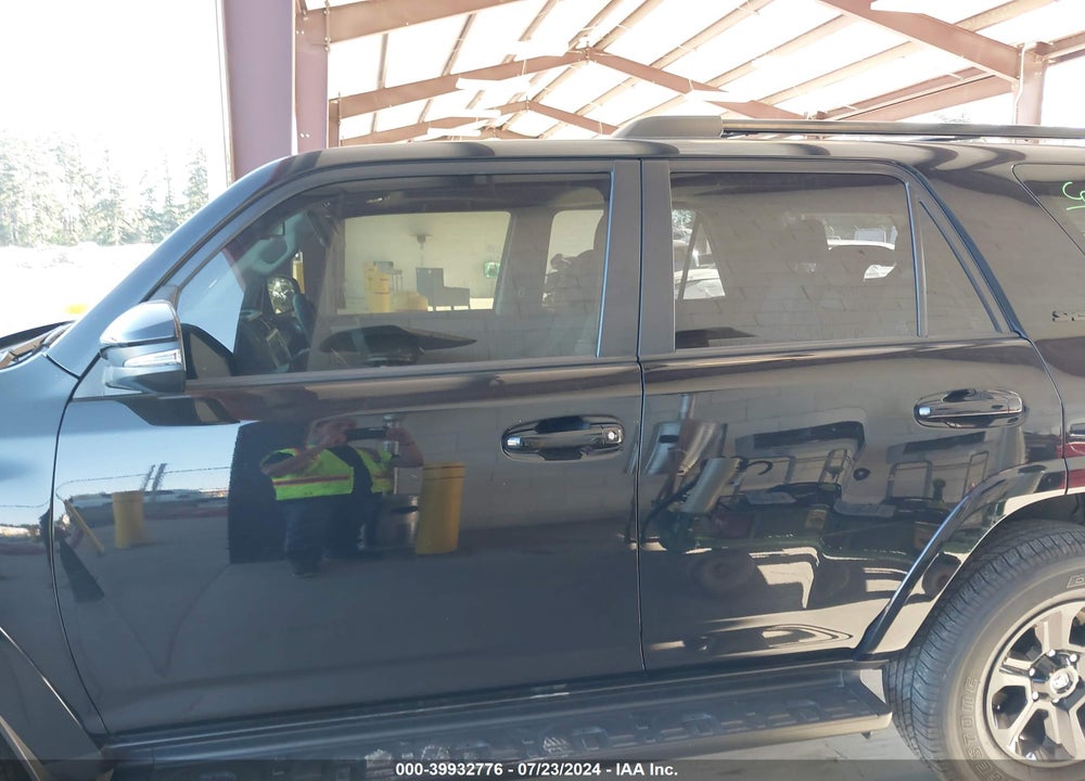 2022 TOYOTA 4RUNNER SR5 PREMIUM VIN: JTENU5JR7N6065352