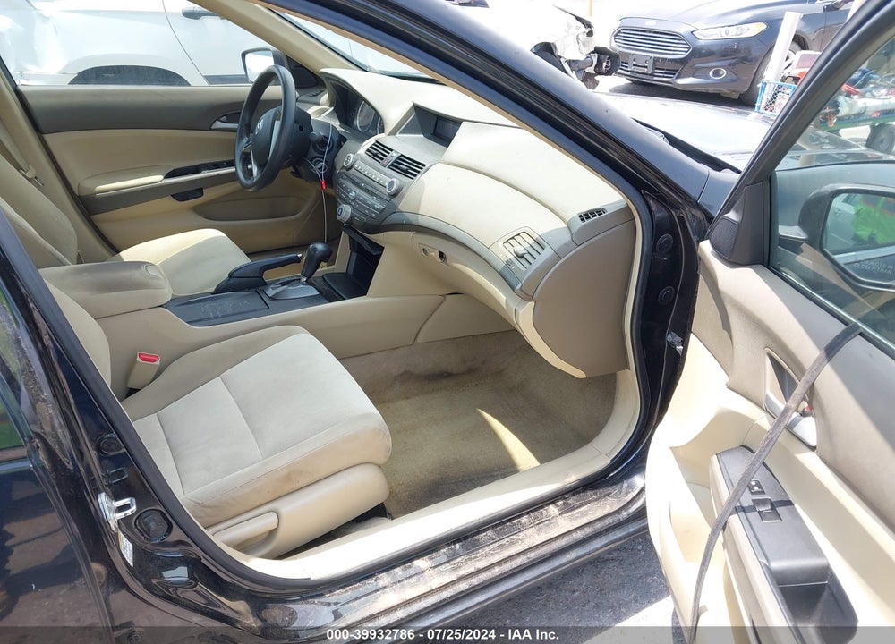 2009 HONDA ACCORD 2.4 LX VIN: 1HGCP26379A039084