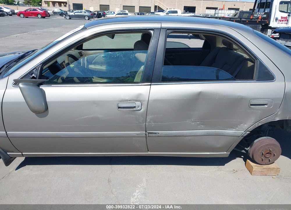 2001 TOYOTA CAMRY VIN: 4T1BG22K41U068046