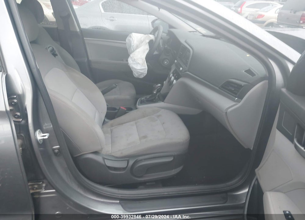 2019 HYUNDAI ELANTRA SE VIN: 5NPD74LF4KH441818