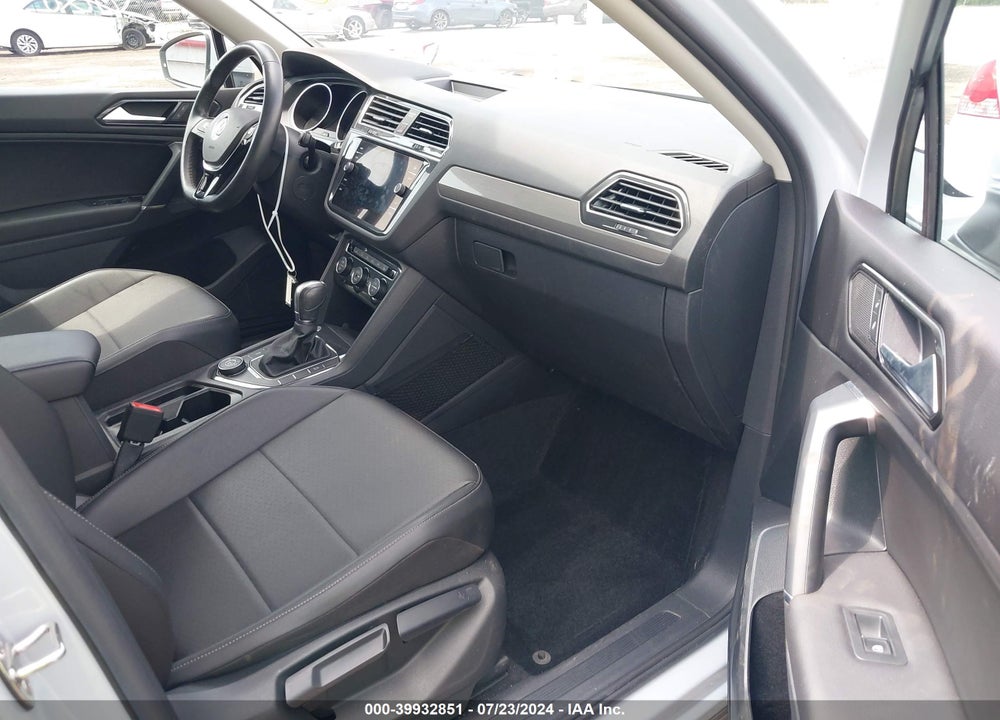 2018 VOLKSWAGEN TIGUAN 2.0T SE/2.0T SEL VIN: 3VV2B7AX5JM149401