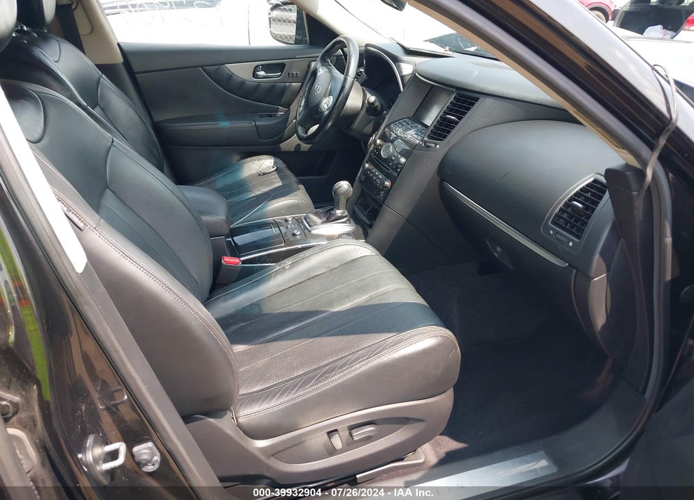 2016 INFINITI QX70 VIN: JN8CS1MW2GM750633