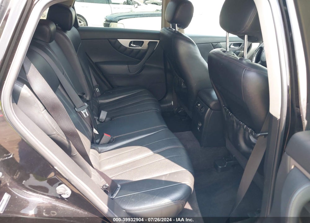 2016 INFINITI QX70 VIN: JN8CS1MW2GM750633