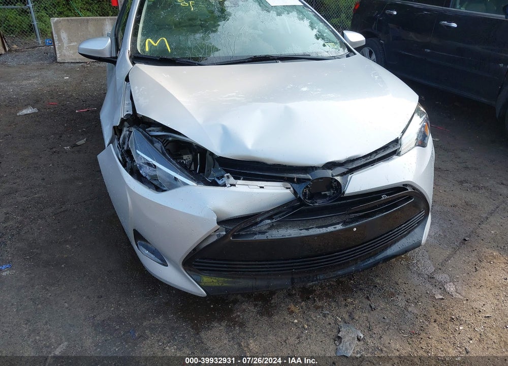 2018 TOYOTA COROLLA LE VIN: 2T1BURHE0JC034190