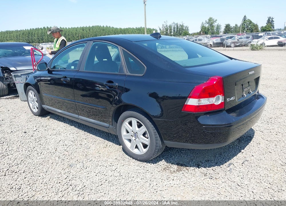2007 VOLVO S40 2.4I VIN: YV1MS382172277087