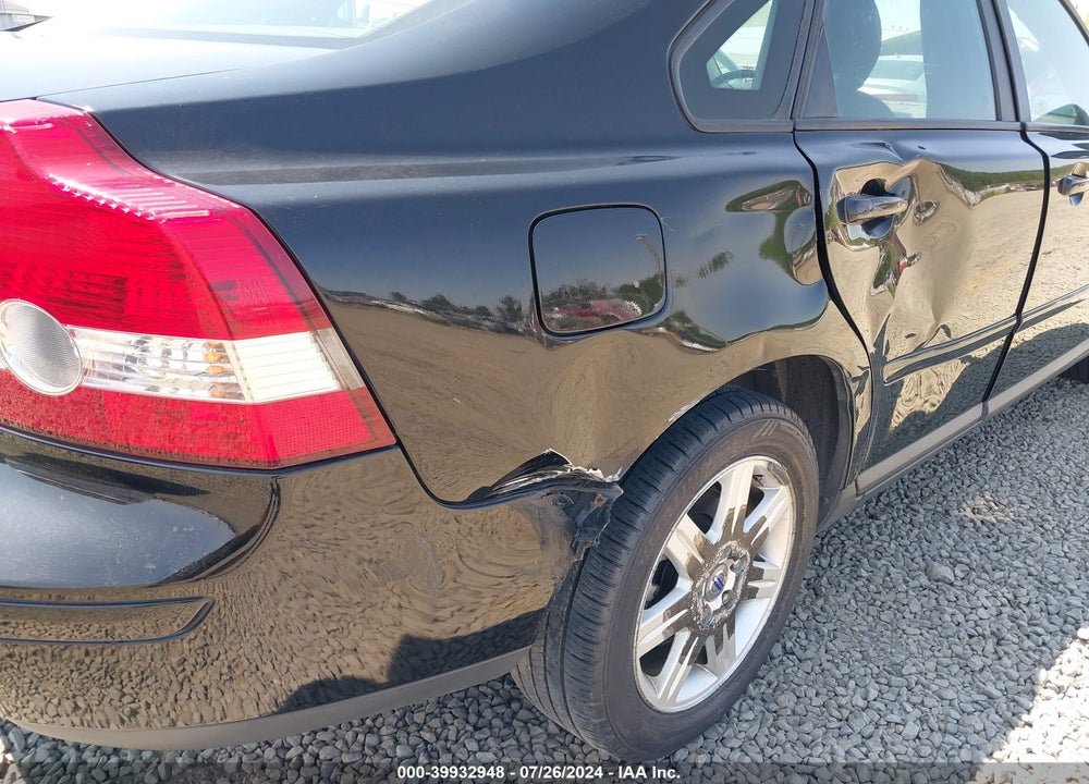 2007 VOLVO S40 2.4I VIN: YV1MS382172277087