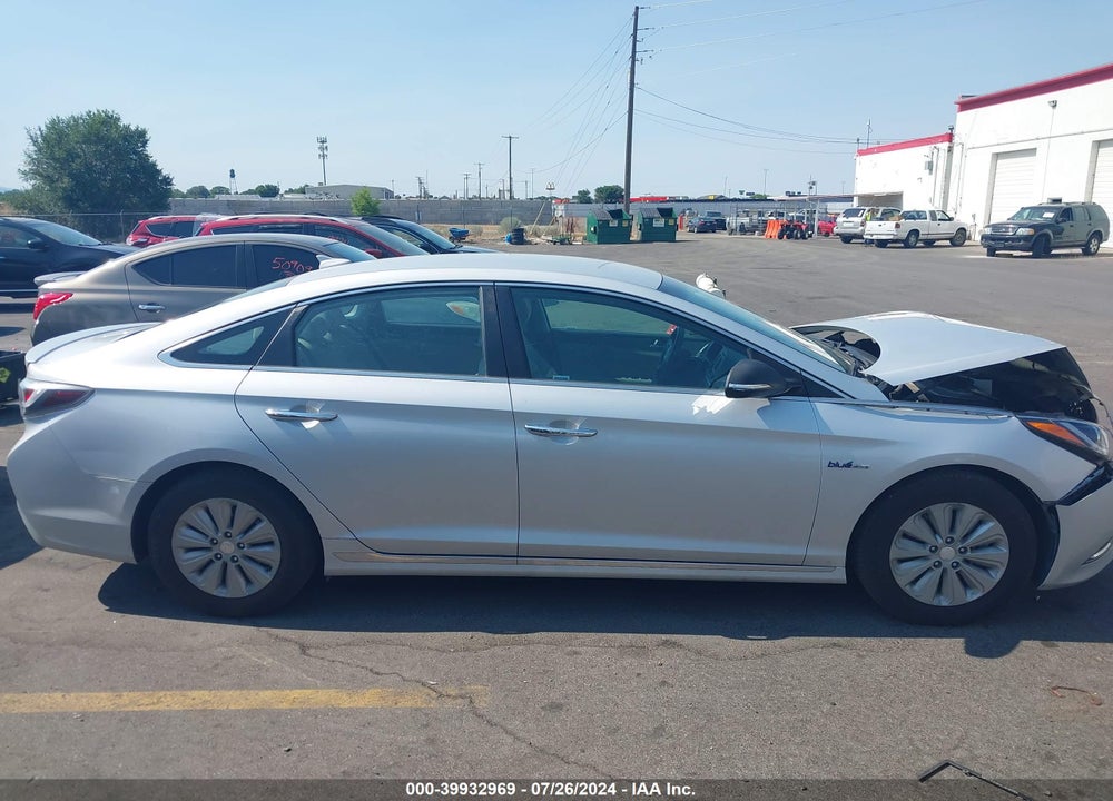 2016 HYUNDAI SONATA HYBRID SE VIN: KMHE24L18GA014126