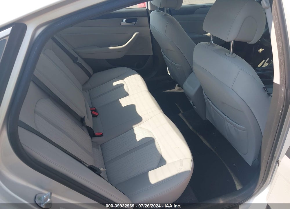 2016 HYUNDAI SONATA HYBRID SE VIN: KMHE24L18GA014126