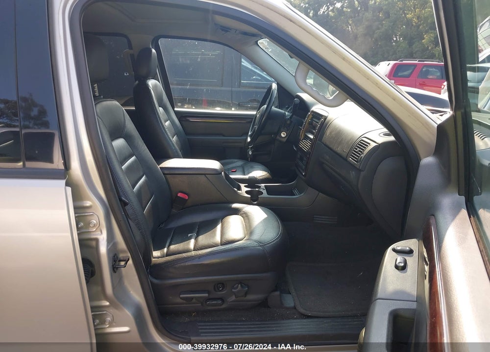 2005 FORD EXPLORER LIMITED VIN: 1FMZU75W05UB65690