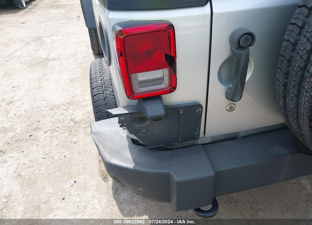 2011 JEEP WRANGLER SPORT VIN: 1J4AA2D10BL617524