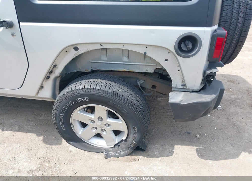 2011 JEEP WRANGLER SPORT VIN: 1J4AA2D10BL617524