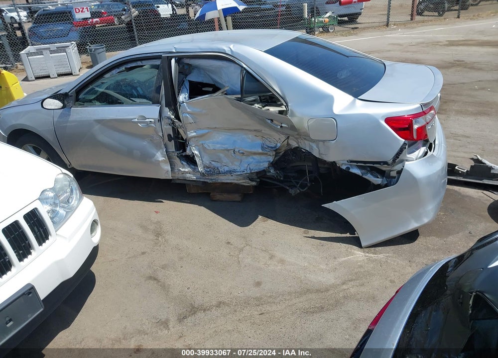 2014 TOYOTA CAMRY SE VIN: 4T1BF1FK3EU815049