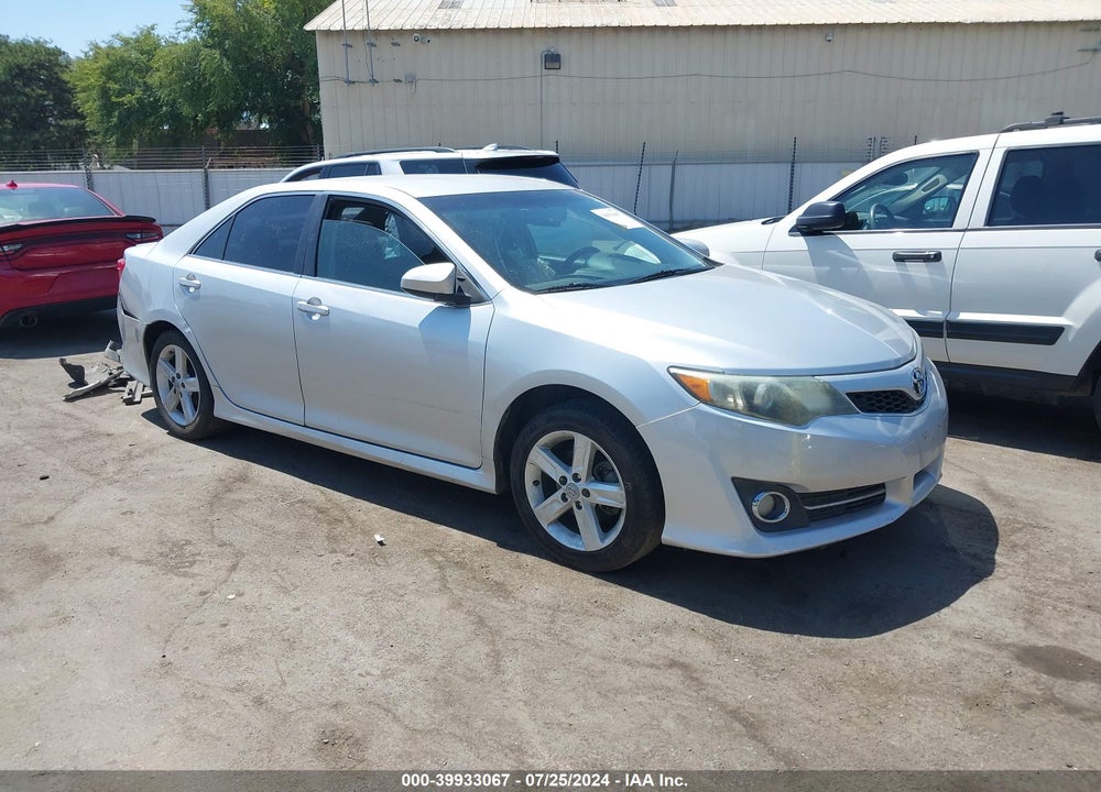 2014 TOYOTA CAMRY SE VIN: 4T1BF1FK3EU815049