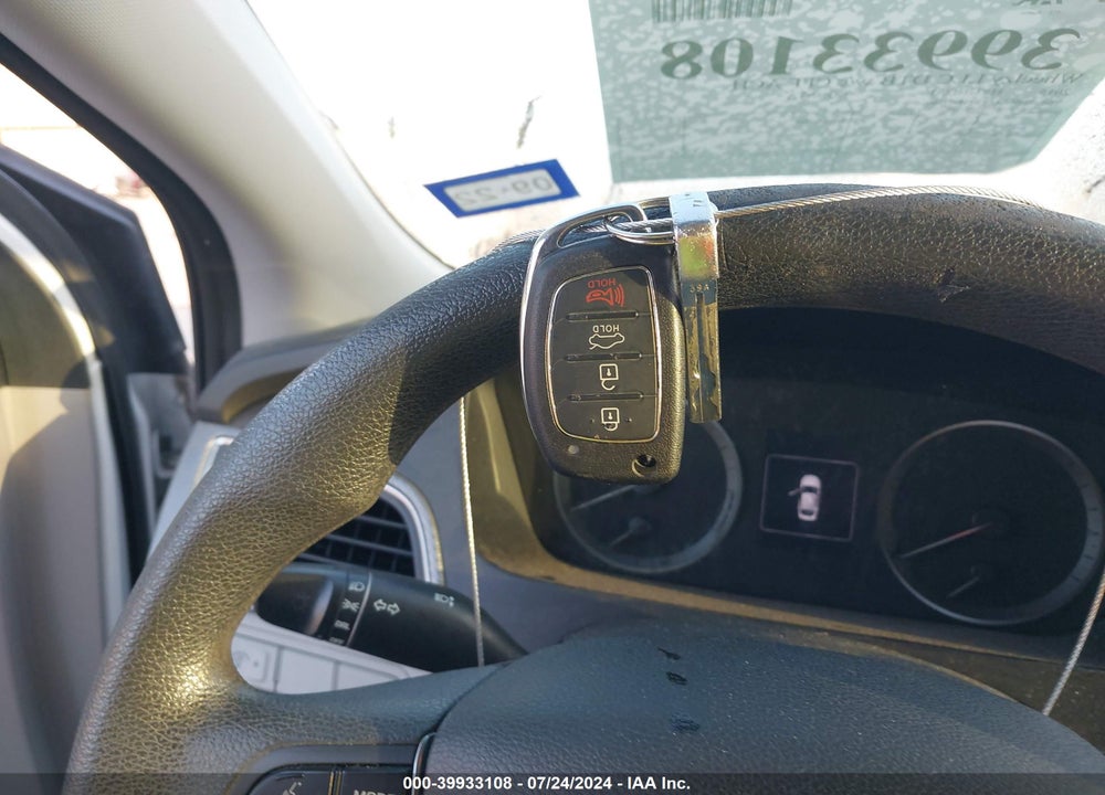 2015 HYUNDAI SONATA SE VIN: 5NPE24AFXFH077660
