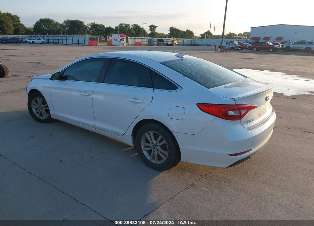 2015 HYUNDAI SONATA SE VIN: 5NPE24AFXFH077660