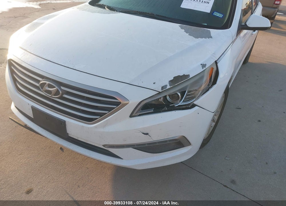 2015 HYUNDAI SONATA SE VIN: 5NPE24AFXFH077660