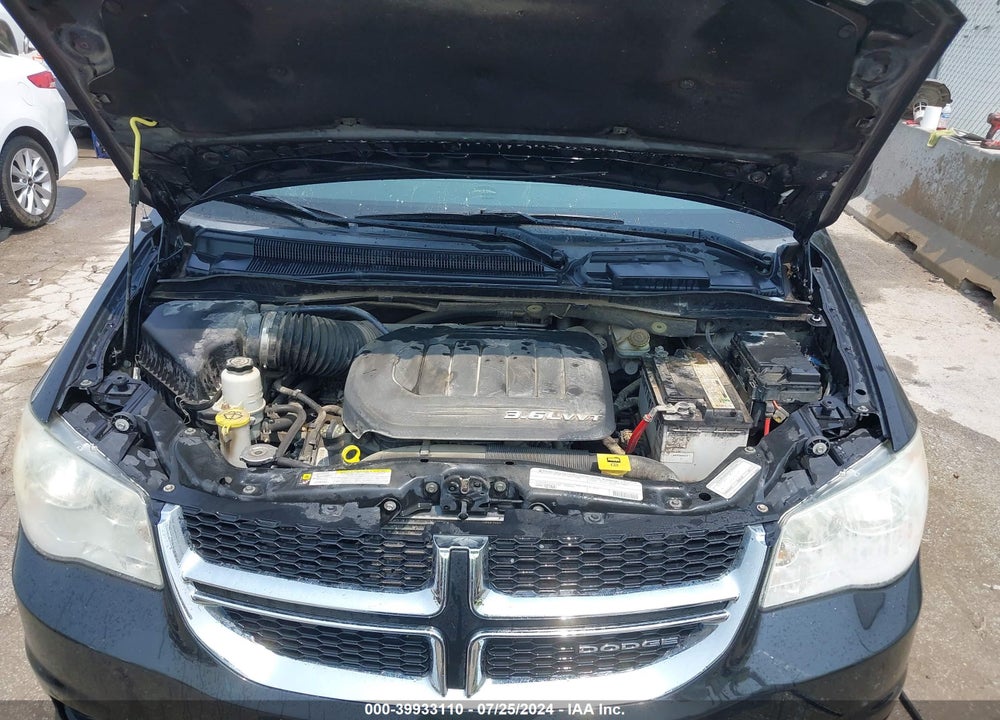 2011 DODGE GRAND CARAVAN CREW VIN: 2D4RN5DG6BR672668