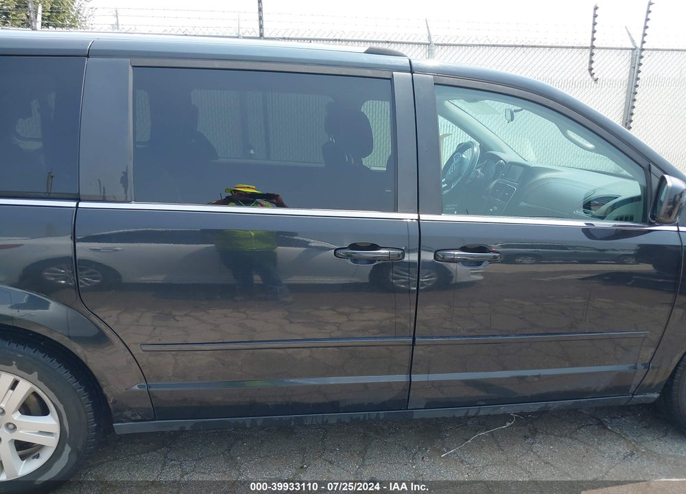 2011 DODGE GRAND CARAVAN CREW VIN: 2D4RN5DG6BR672668