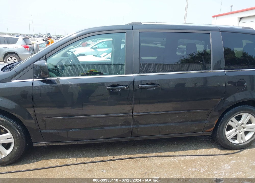 2011 DODGE GRAND CARAVAN CREW VIN: 2D4RN5DG6BR672668
