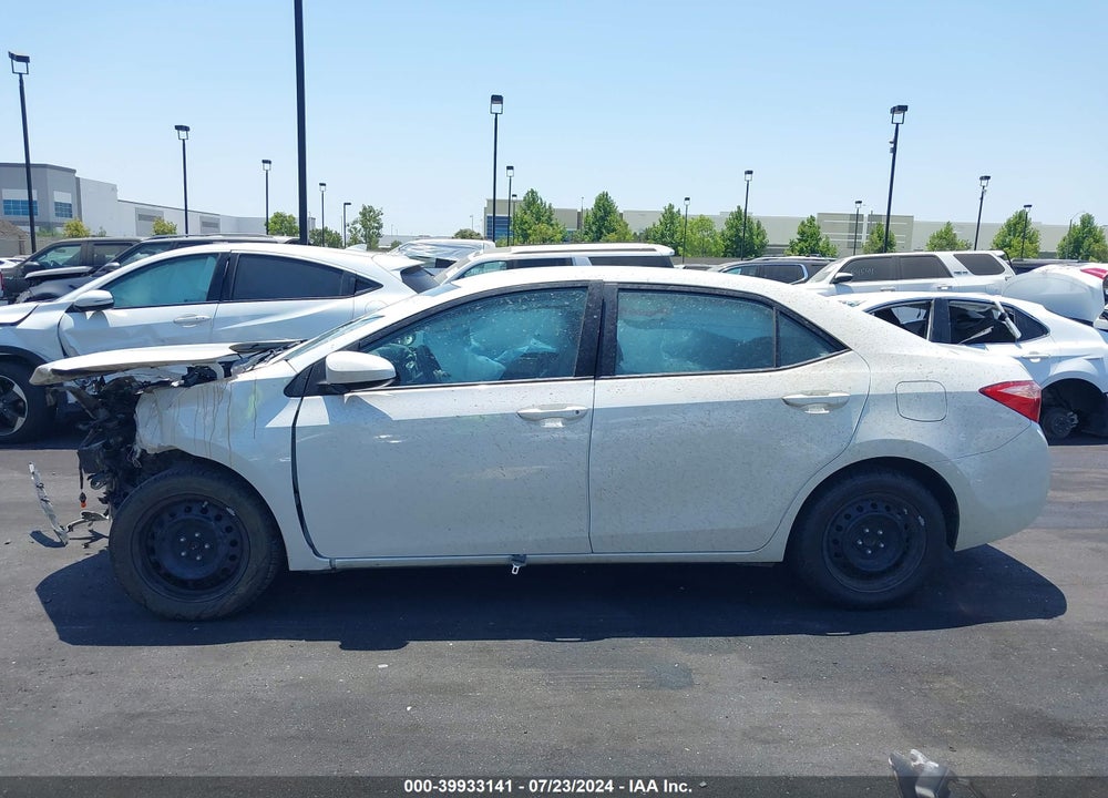 2018 TOYOTA COROLLA LE VIN: 5YFBURHEXJP822443