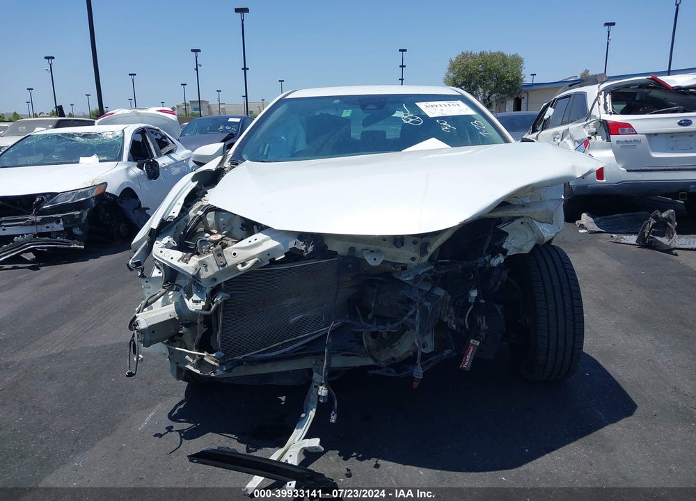 2018 TOYOTA COROLLA LE VIN: 5YFBURHEXJP822443