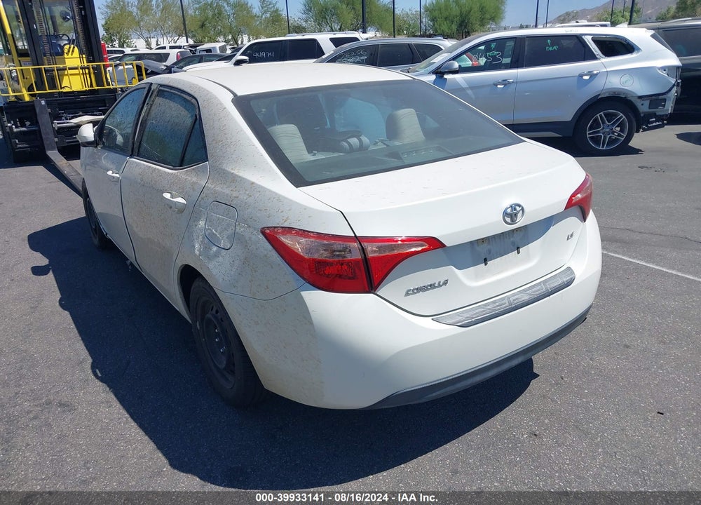 2018 TOYOTA COROLLA LE VIN: 5YFBURHEXJP822443