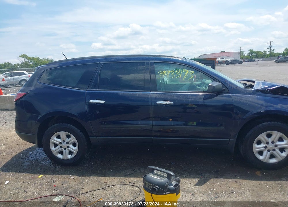 2016 CHEVROLET TRAVERSE LS VIN: 1GNKVFED8GJ308313