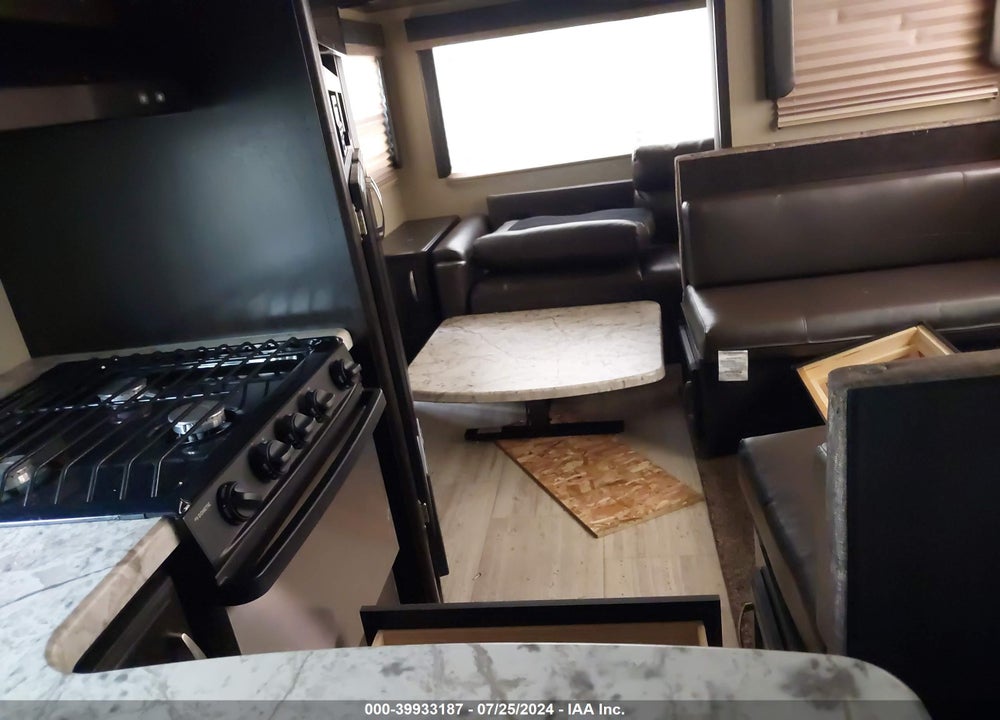 2018 GRAND DESIGN IMAGINE VIN: 573TE3022J6603587