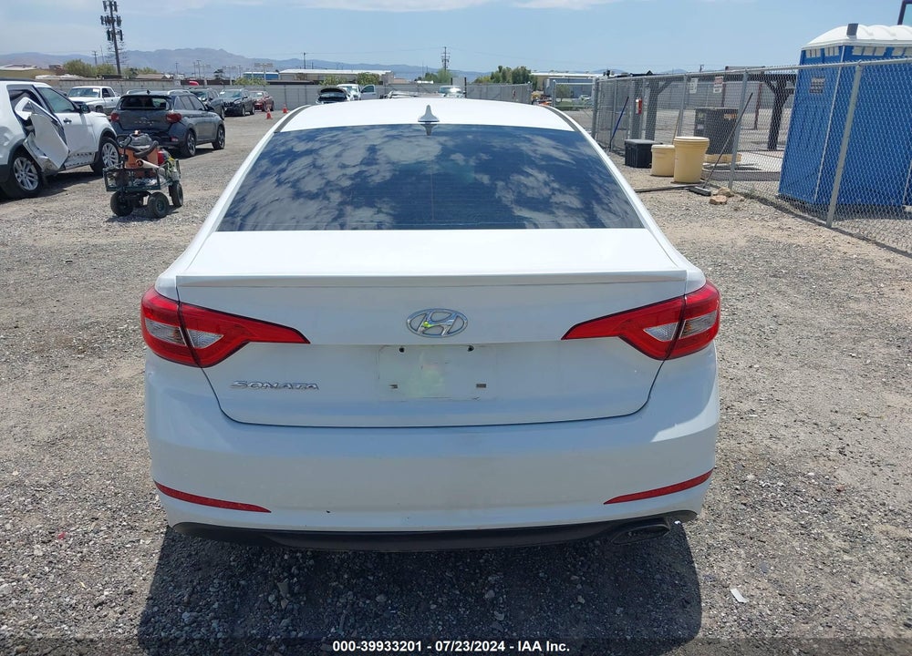 2015 HYUNDAI SONATA SE VIN: 5NPE24AF9FH257292