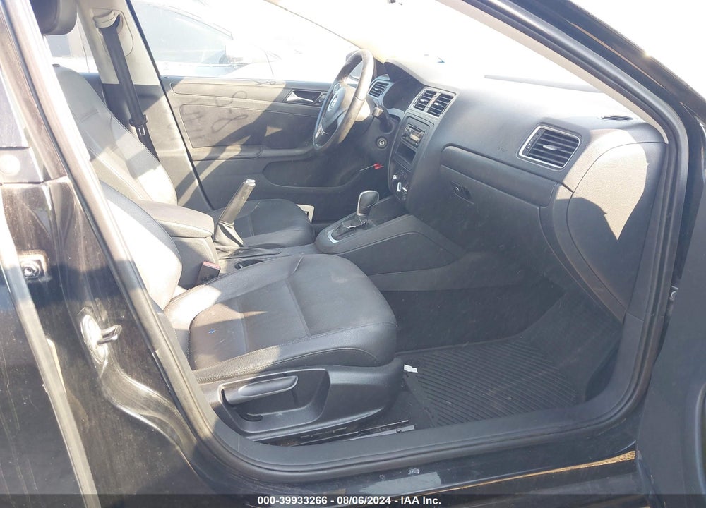 2011 VOLKSWAGEN JETTA 2.5L SE VIN: 3VWDX7AJXBM080921