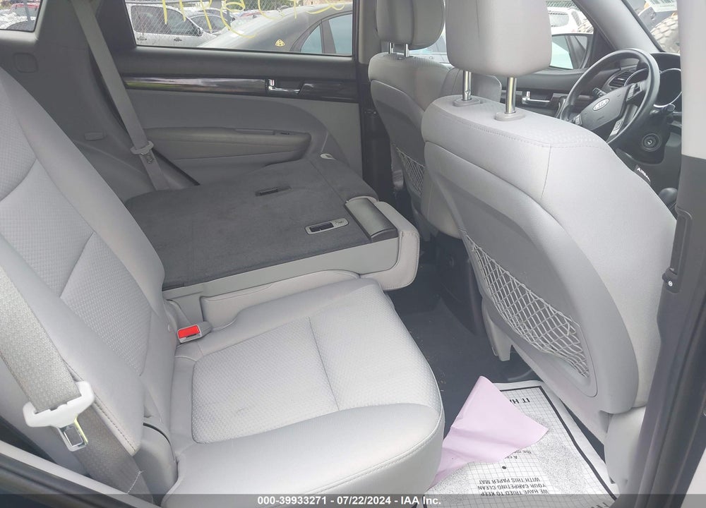2012 KIA SORENTO LX VIN: 5XYKT3A18CG202611