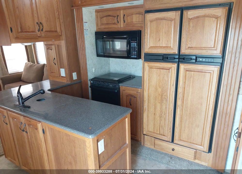 2011 FOREST RIVER BROOKS BROTHERS TRAILERS VIN: 5ZT3BK2B8BA302617