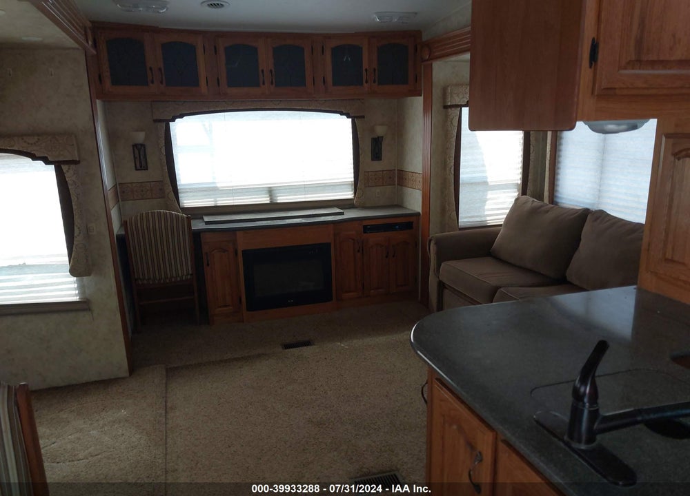 2011 FOREST RIVER BROOKS BROTHERS TRAILERS VIN: 5ZT3BK2B8BA302617